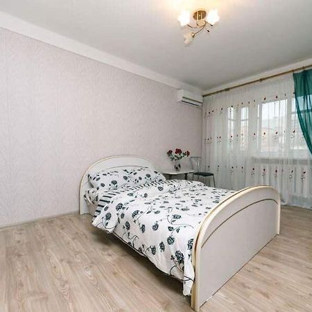 Comfortable One Bad Near Guliver Київ Екстер'єр фото