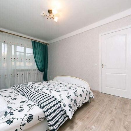 Comfortable One Bad Near Guliver Київ Екстер'єр фото