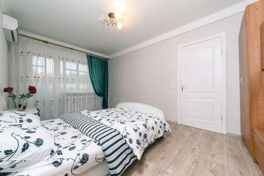 Comfortable One Bad Near Guliver Київ Екстер'єр фото