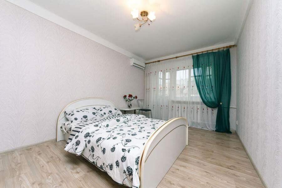 Comfortable One Bad Near Guliver Київ Екстер'єр фото